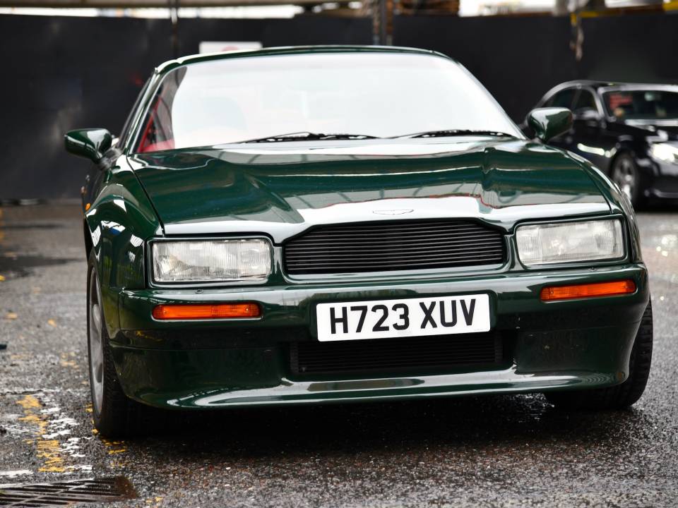 Image 2/7 of Aston Martin Virage (1990)