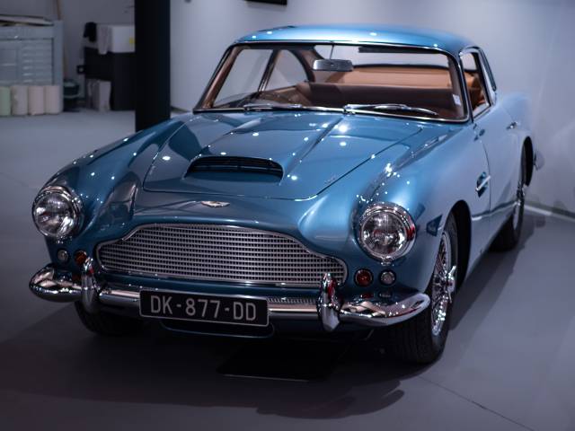 Image 1/13 of Aston Martin DB 4 (1961)